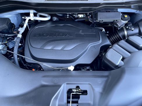 Certified 2025 Honda Ridgeline TrailSport image 8