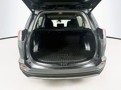 Used 2018 Toyota RAV4 XLE AWD/4WD image 29