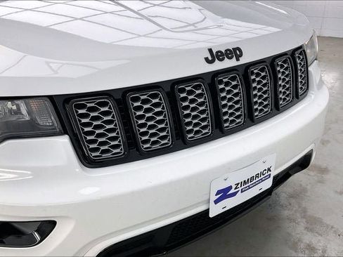 Used 2018 Jeep Grand Cherokee Altitude AWD/4WD image 31