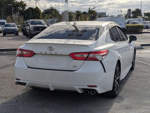 Used 2020 Toyota Camry SE image 3