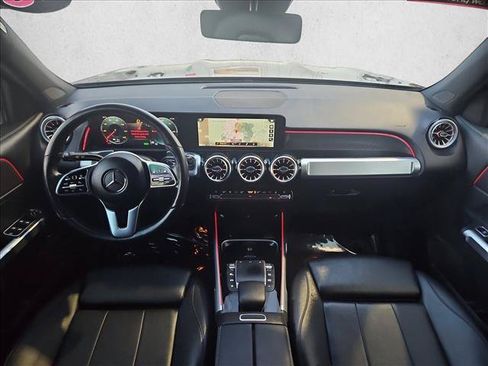 Used 2023 Mercedes-Benz EQB 300 4MATIC image 18