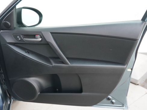 Used 2012 MAZDA MAZDA3 i Touring FWD image 9