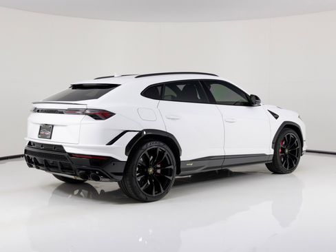 Used 2024 Lamborghini Urus S image 3