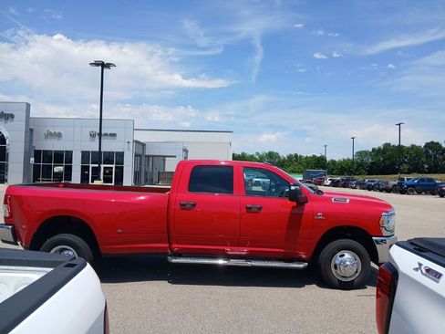 Used 2024 RAM 3500 Tradesman w/ Chrome Appearance Group AWD/4WD image 48