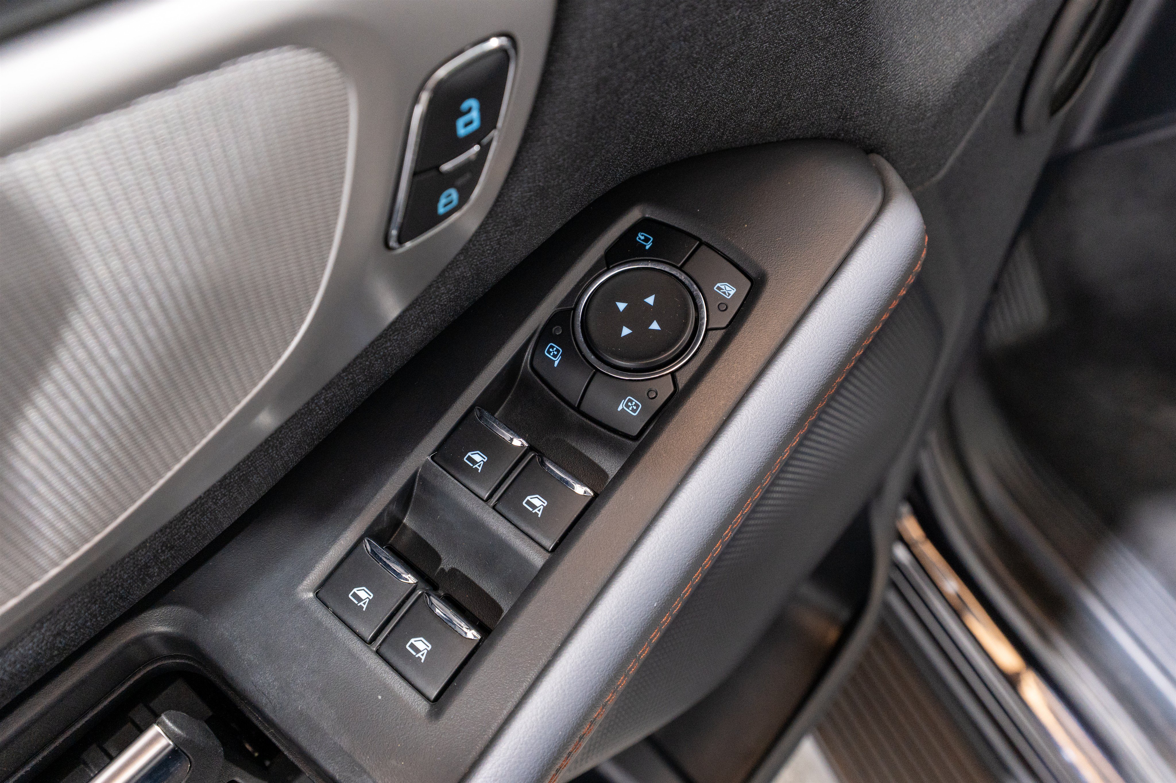 Used 2025 Ford Expedition Active AWD/4WD image 14