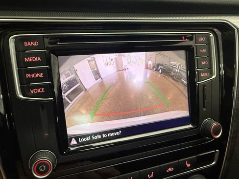 Used 2016 Volkswagen Passat 1.8T FWD image 27