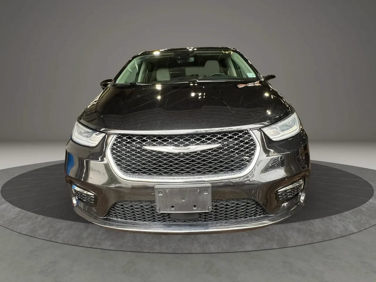 Used 2021 Chrysler Pacifica Touring-L w/ Uconnect Theater Family Group FWD image 8