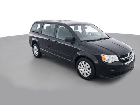 Used 2016 Dodge Grand Caravan American Value Package FWD image 3