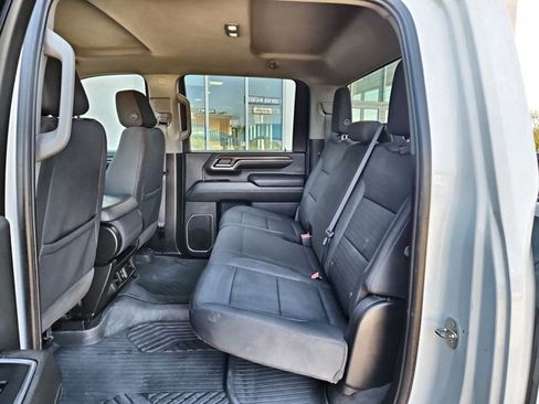 Used 2024 Chevrolet Silverado 2500 LT AWD/4WD image 19