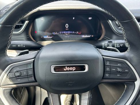 Used 2022 Jeep Grand Cherokee L Limited AWD/4WD image 18