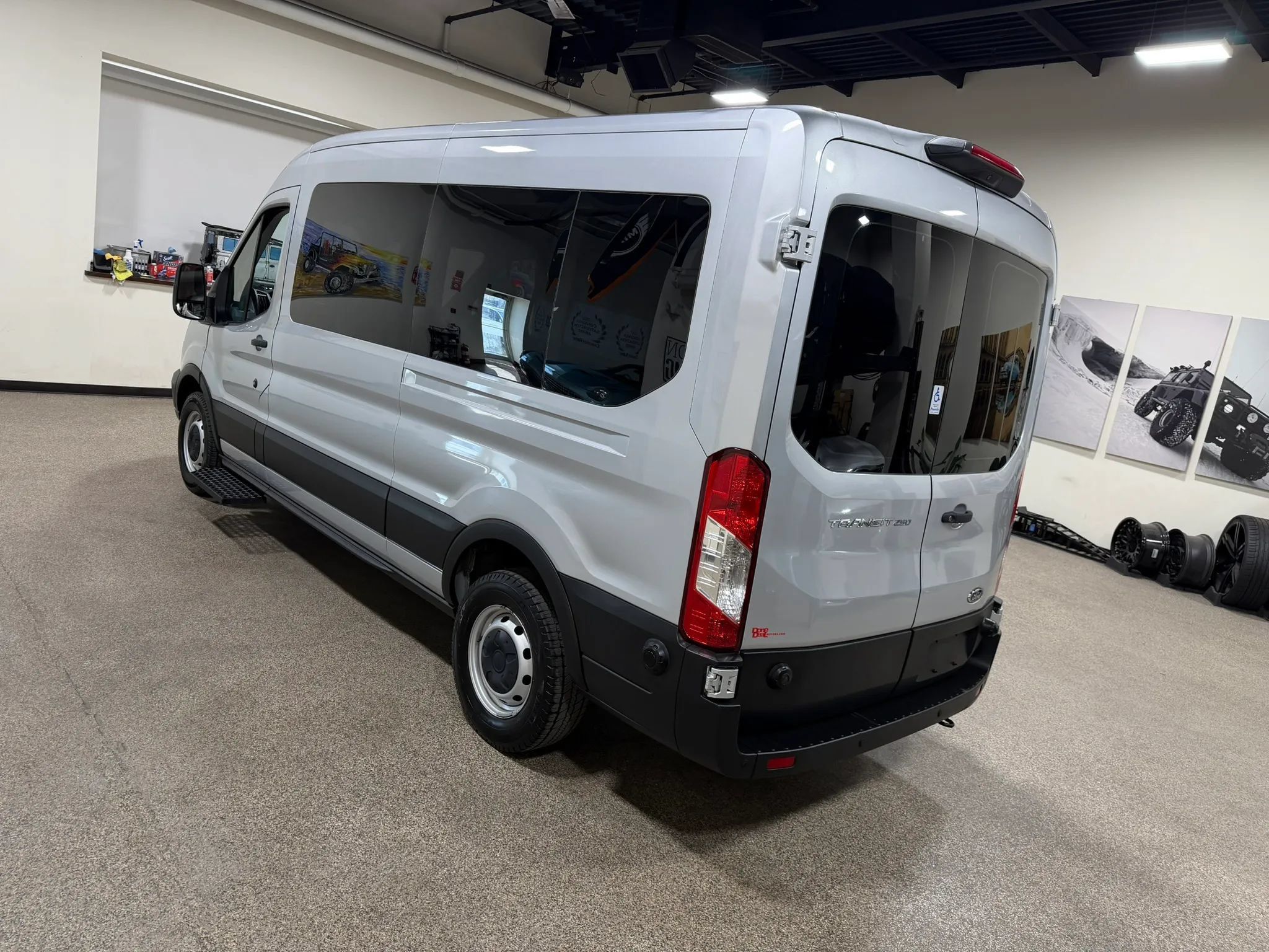 Used 2019 Ford Transit 250 148 Medium Roof RWD image 20