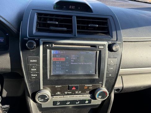 Used 2014 Toyota Camry SE image 13