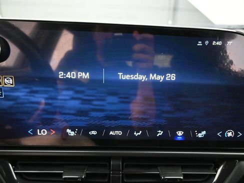 Used 2025 Chevrolet Equinox EV RS FWD image 15
