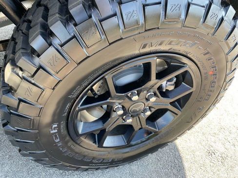 New 2025 Jeep Gladiator High Tide image 34