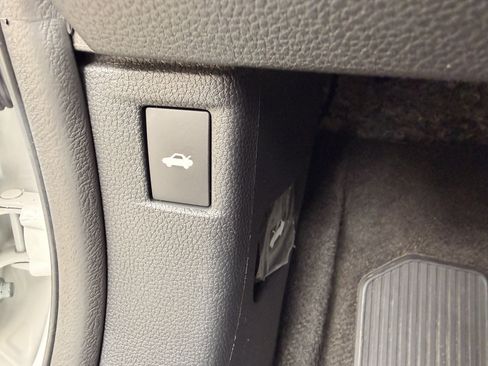Certified 2024 Honda Accord LX image 12