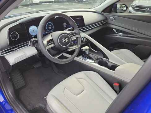 Used 2024 Hyundai Elantra Limited image 20