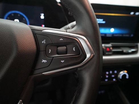 Used 2024 Chevrolet TrailBlazer LT w/ LT Cold Weather Package FWD image 18