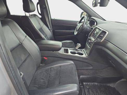 Used 2018 Jeep Grand Cherokee Altitude image 12
