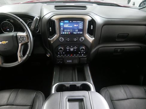 Used 2022 Chevrolet Silverado 1500 High Country w/ Technology Package image 10