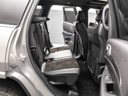 Used 2020 Jeep Grand Cherokee Altitude image 30