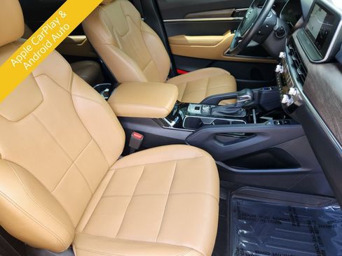 Certified 2022 Kia Telluride SX w/ Nightfall Edition Package AWD/4WD image 22