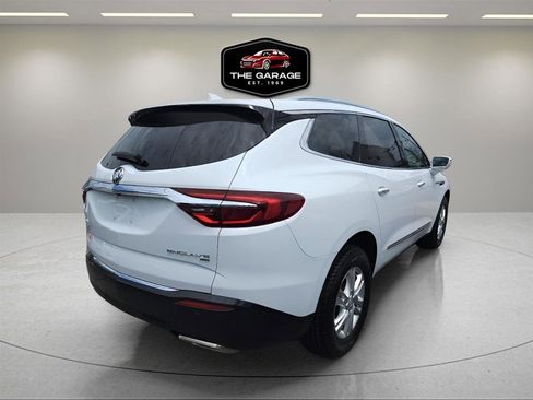 Used 2018 Buick Enclave Essence AWD/4WD image 6