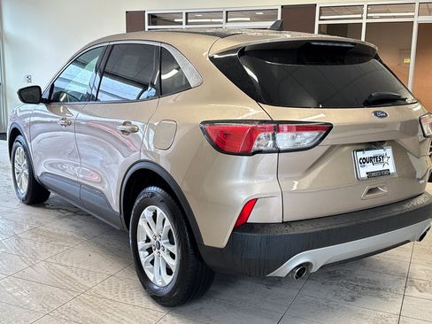 Certified 2020 Ford Escape SE image 6