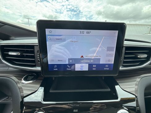 Used 2023 Ford Explorer Limited image 14