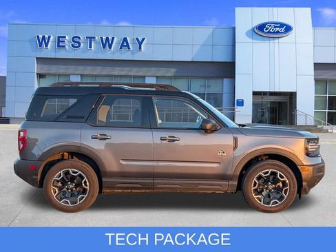 Used 2025 Ford Bronco Sport Outer Banks w/ Outer Banks Tech Package+ AWD/4WD image 2