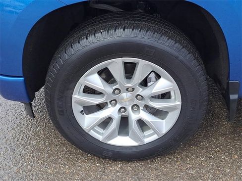 Used 2024 Chevrolet Silverado 1500 Custom image 9