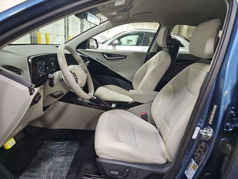 Used 2023 Kia Niro Wind w/ Wind Preserve Package FWD image 7