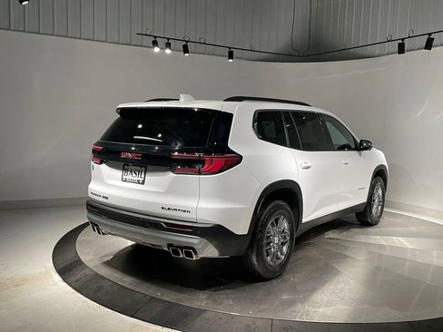 Used 2025 GMC Acadia Elevation image 10