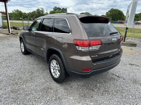 Used 2020 Jeep Grand Cherokee Laredo image 7