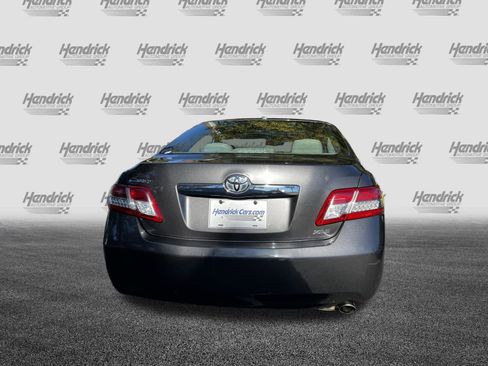 Used 2011 Toyota Camry XLE image 8