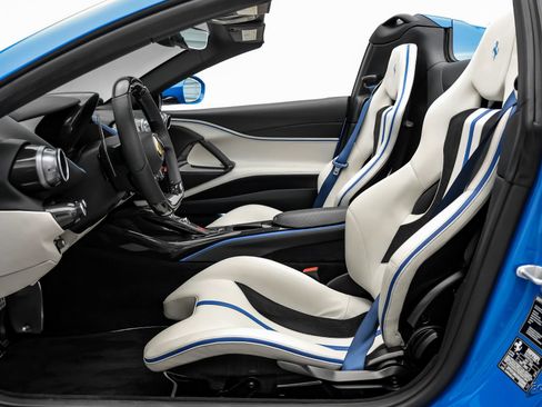 Used 2022 Ferrari 812 GTS RWD image 42