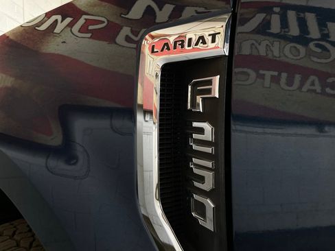 Used 2017 Ford F250 Lariat w/ Lariat Value Package image 12