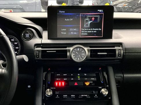 Used 2022 Lexus IS 300 image 7