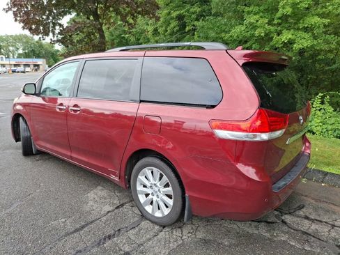 Used 2013 Toyota Sienna Limited w/ Premium Pkg AWD/4WD image 8