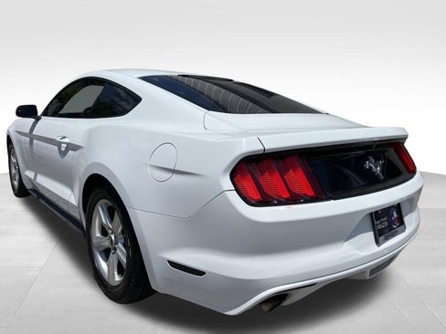 Used 2016 Ford Mustang Coupe RWD image 7