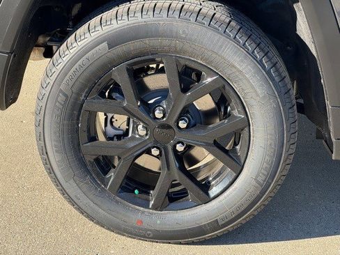 New 2026 Jeep Grand Cherokee Altitude image 35