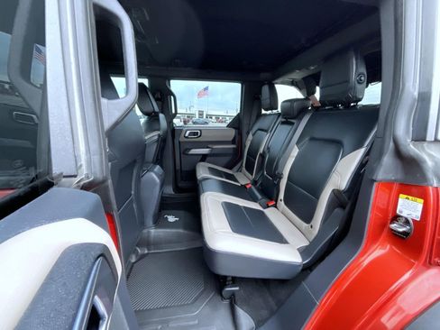 Used 2023 Ford Bronco Wildtrak image 19