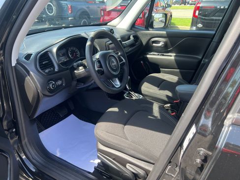 Used 2023 Jeep Renegade Altitude image 23