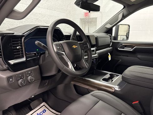 New 2026 Chevrolet Silverado 3500 LT image 17