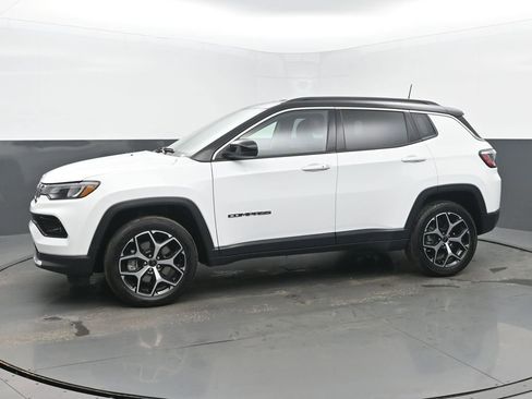 Used 2025 Jeep Compass Limited image 2