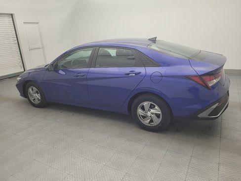 Used 2024 Hyundai Elantra SE FWD image 3