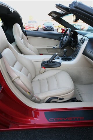 Used 2005 Chevrolet Corvette Coupe w/ Preferred Equipment Group RWD image 24