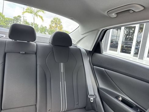 Used 2021 Hyundai Elantra SEL w/ Convenience + Premium Package FWD image 19