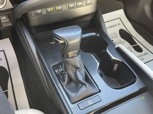 Used 2023 Lexus ES 350 w/ Premium Package image 13