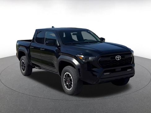 Used 2025 Toyota Tacoma TRD Off-Road image 3