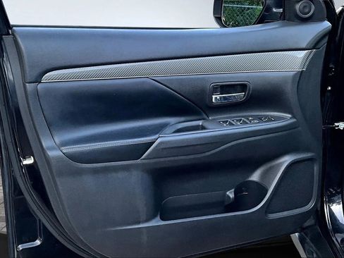 Used 2019 Mitsubishi Outlander SEL FWD image 23